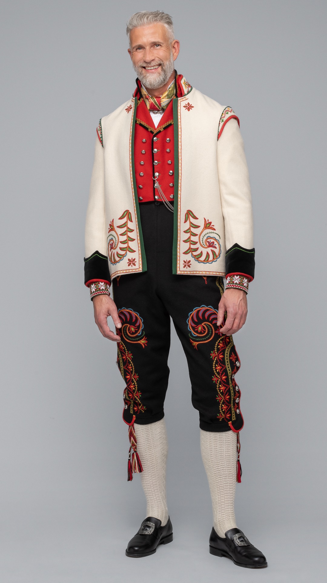 Bilde av Mannsbunad, Kvittrøye