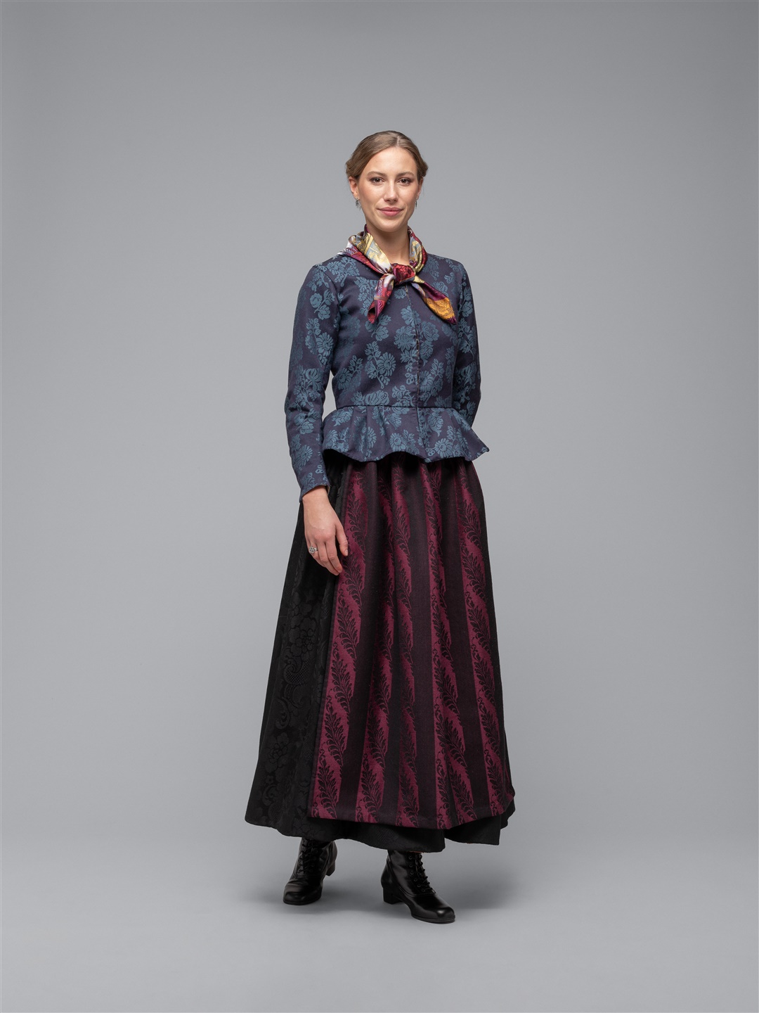 Bilde av Sør-Østerdalsbunad med Lasketrøye