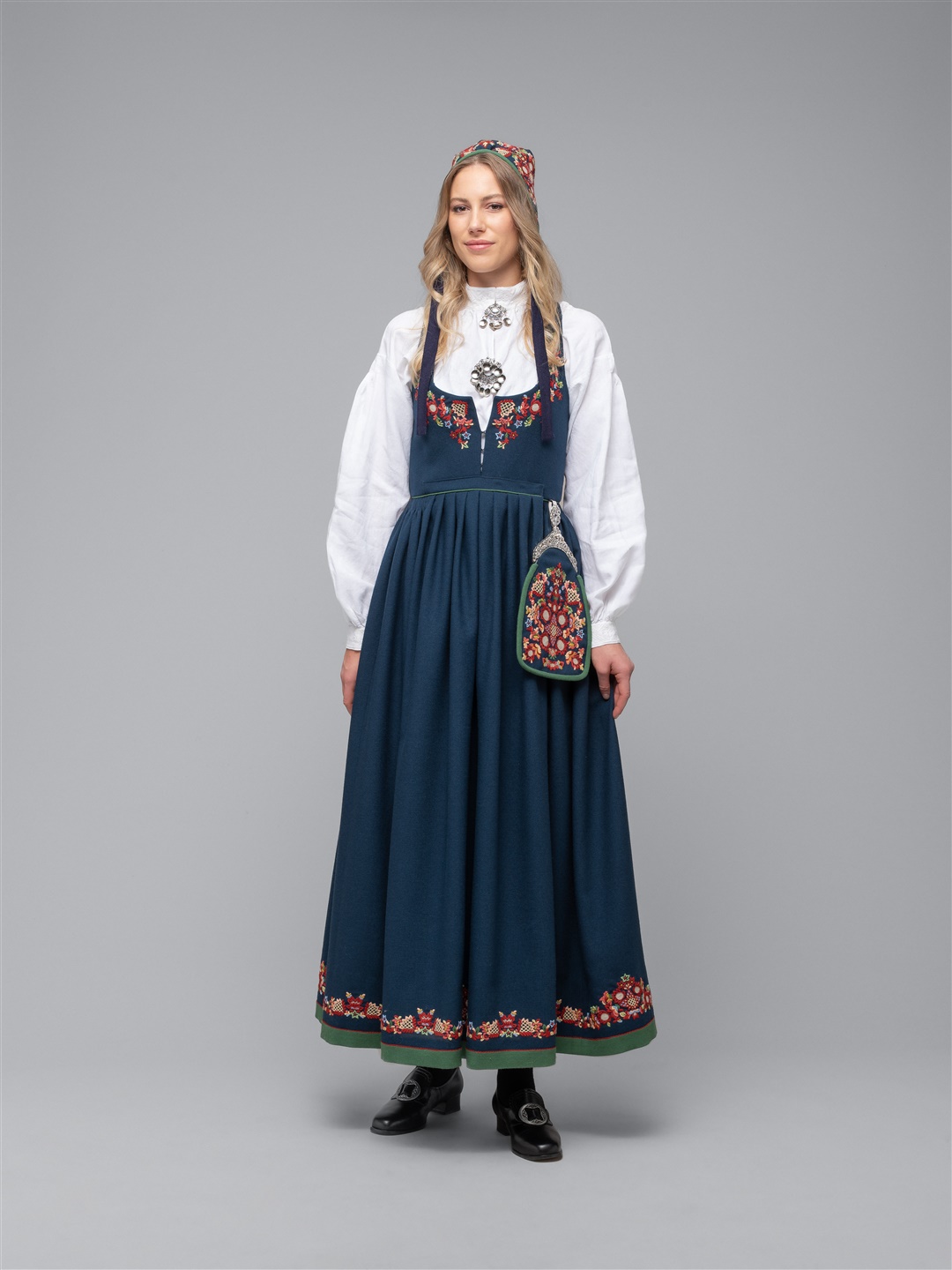 Bilde av Den nye Valdresbunaden