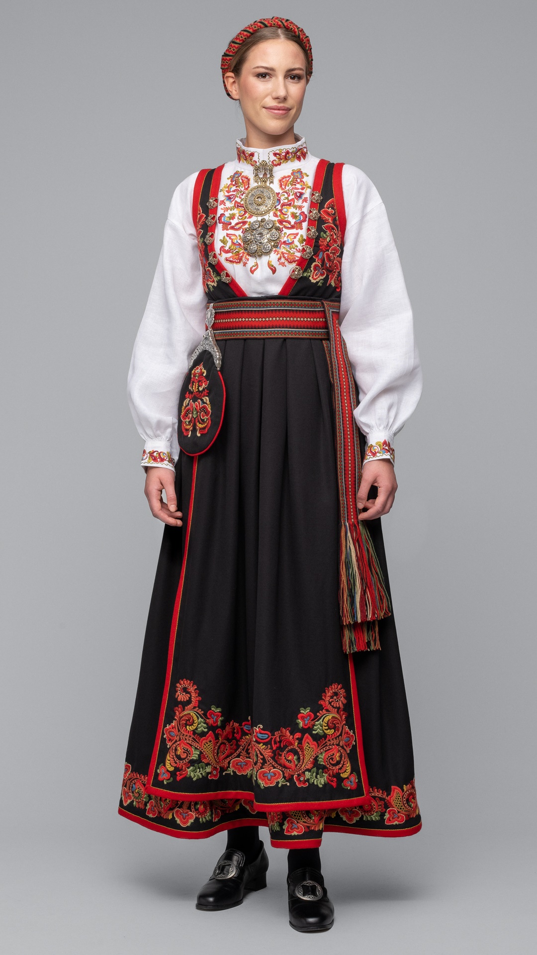 Bilde av Øst-Telemarksbunad dame ranke