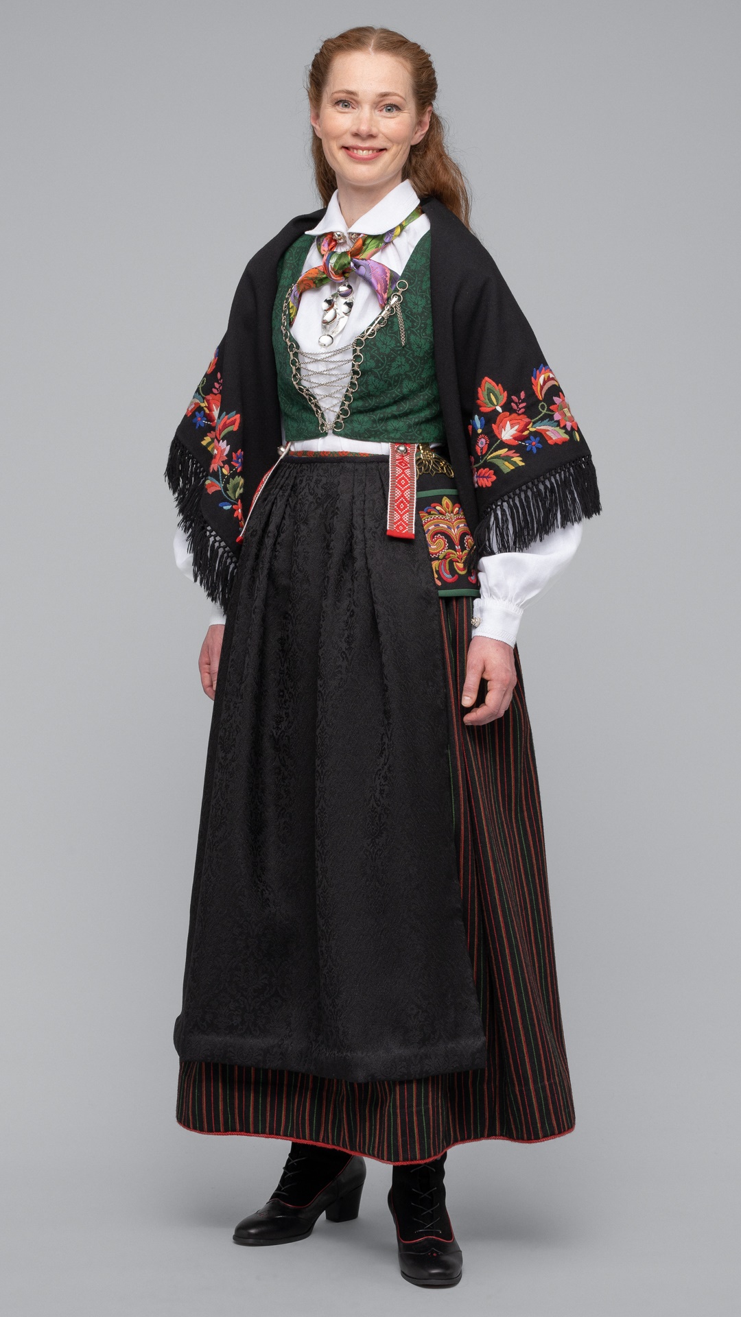 Bilde av Bunad fra Vest-Agder med stripestakk