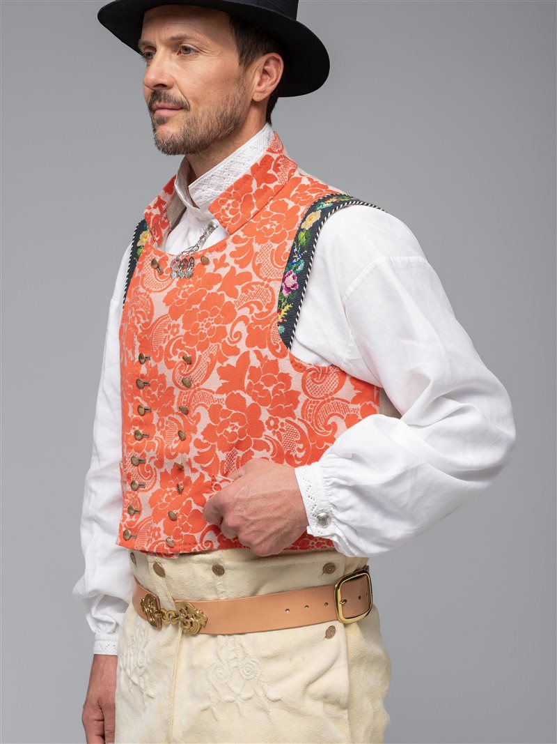 Bilde av Blomstret vest til Mannsbunad fra Nordmøre