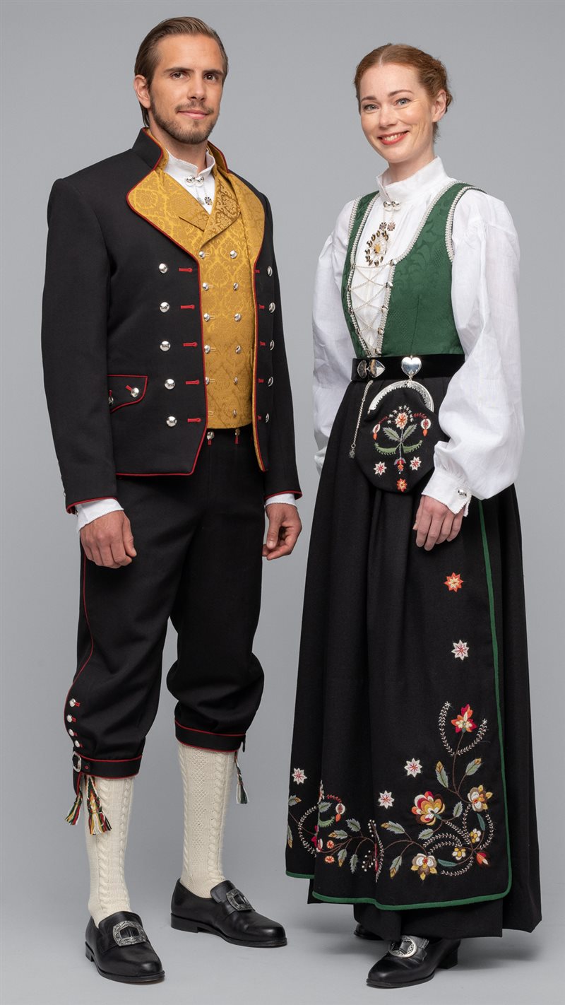 Bilde av Rogalandsbunad dame og herre