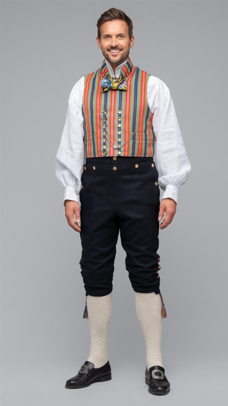 Bilde av 360 Trønderbunad med røtter i Ålen