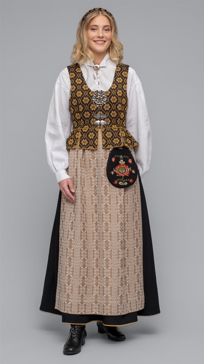 Bilde av 360 Sort Trønderbunad gloria