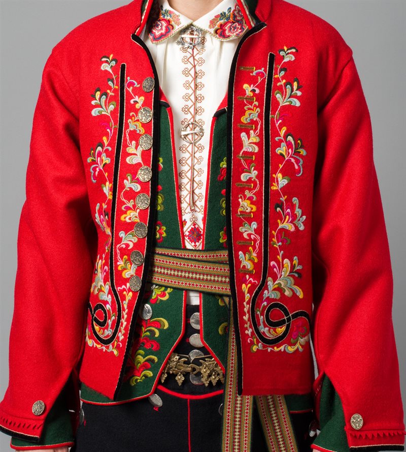 Bilde av Raud trøye til snippekufte herre fra 1750