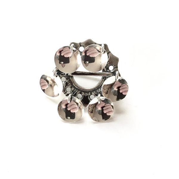 Liten Ringerike sølje med løv 