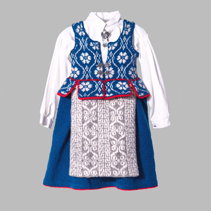 Strikkepakke bunad fra Trøndelag til jente