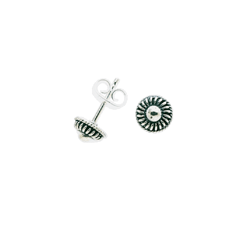 Øyrepynt med kruse, oksidert. 727111